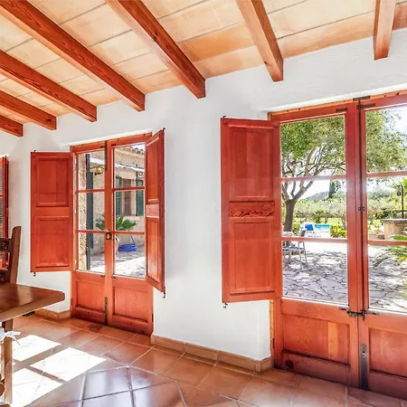 Traditional 3 Bedrooms Rellafonta Mountain Views ポレンサ