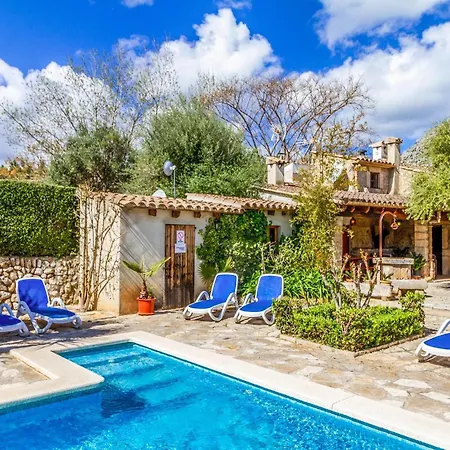 Traditional 3 Bedrooms Rellafonta Mountain Views ヴィラ