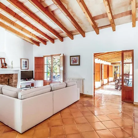 Traditional 3 Bedrooms Rellafonta Mountain Views