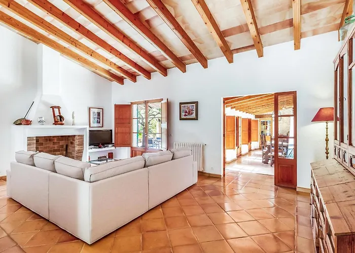 Traditional 3 Bedrooms Rellafonta Mountain Views
